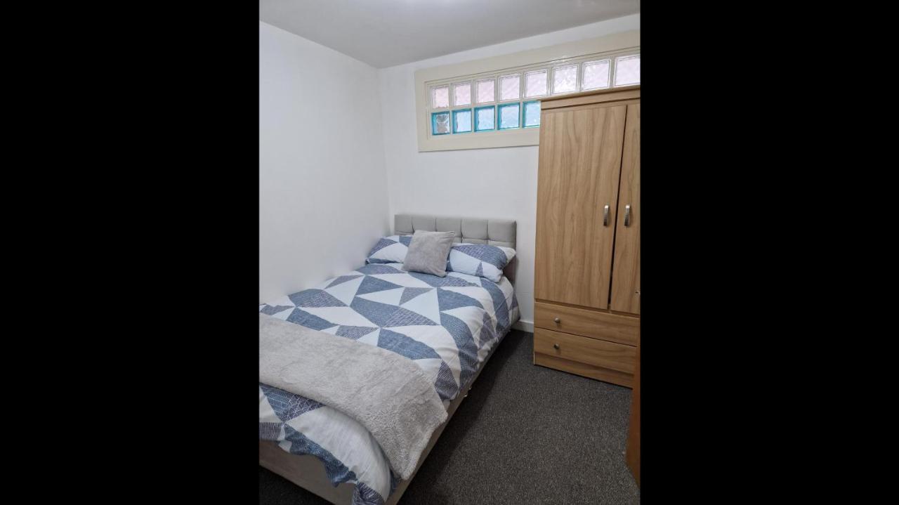 Remarkable 2-bed In Liverpool